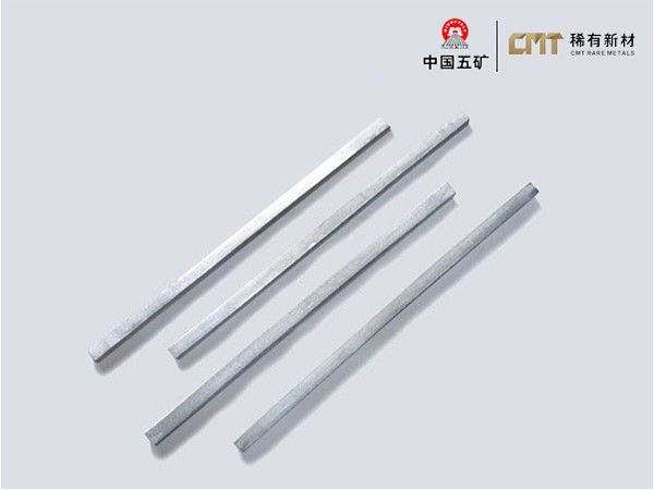 Thanh niobi và kim loại niobi dùng trong luyện kim