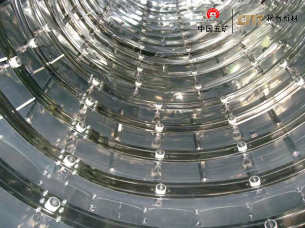Màn chắn và dây nóng trong lò chân không